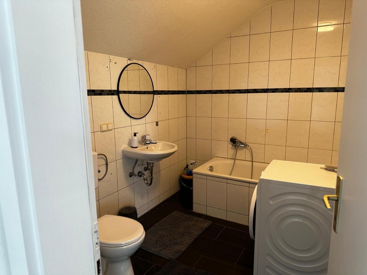 A&V Apartments Schoene Dachgeschoss Wohnung Apt Sterne เกลเซนเคียร์เคน ภายนอก รูปภาพ