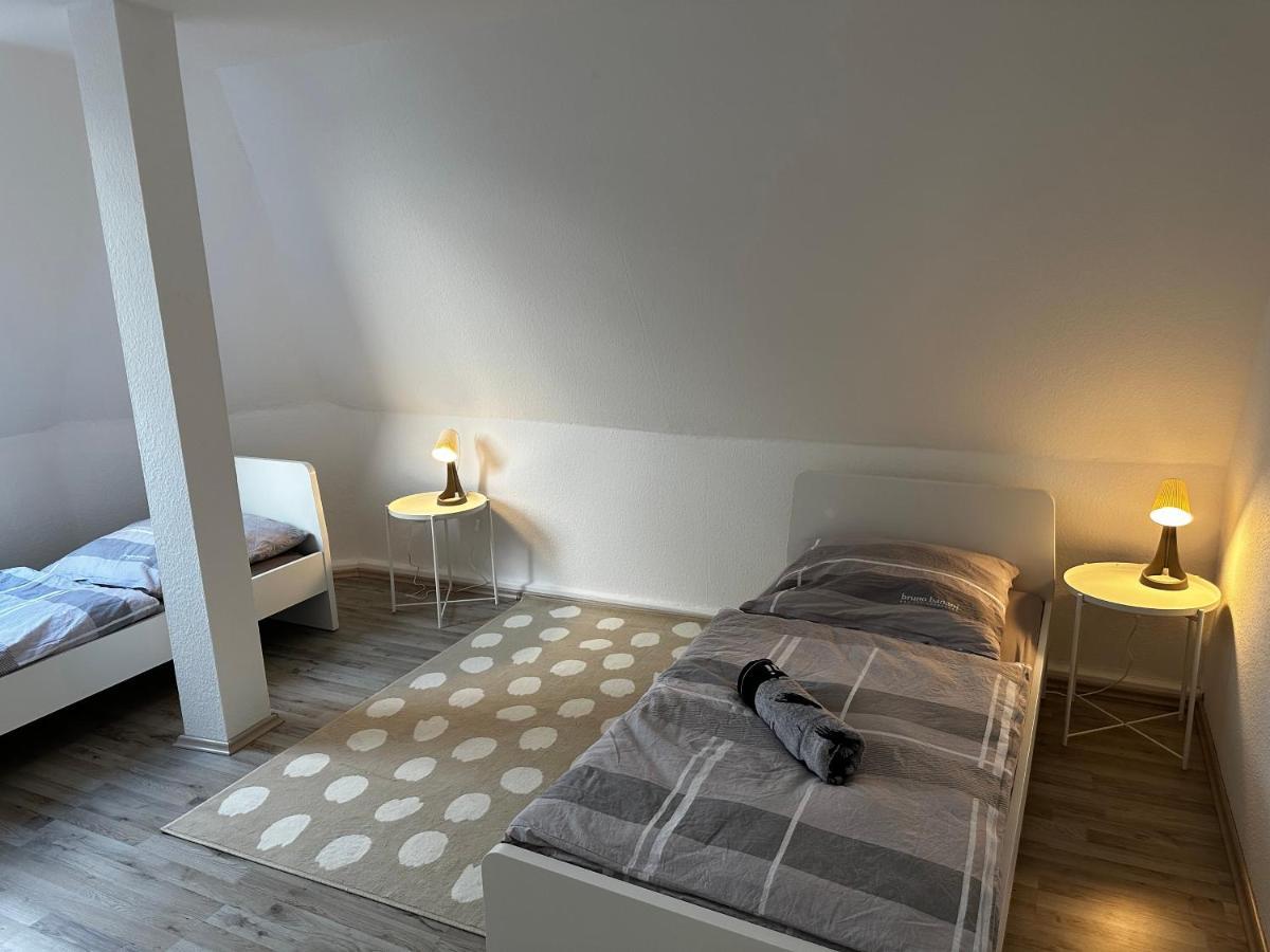 A&V Apartments Schoene Dachgeschoss Wohnung Apt Sterne เกลเซนเคียร์เคน ภายนอก รูปภาพ